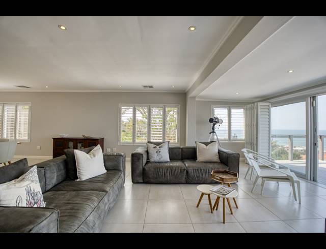 4 BEDROOM HOUSE FOR SALE IN BALLITO CENTRAL